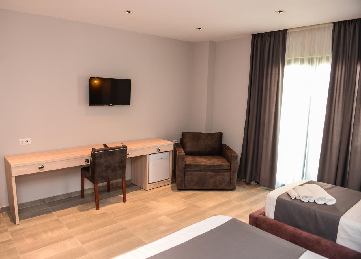 Brilliant Hotel&spa 5* Golem (Tirana)